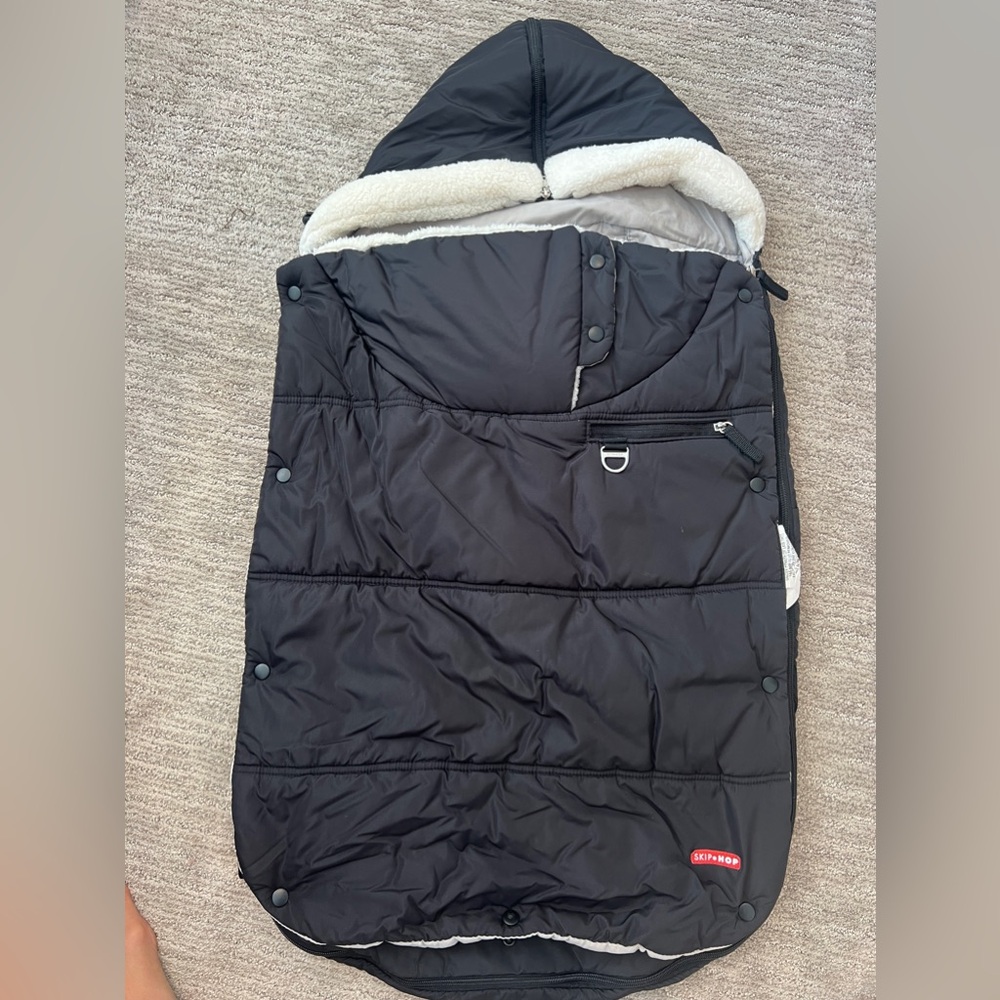 Skip Hop 3 Season Footmuff and Stroller Blanket - Like New